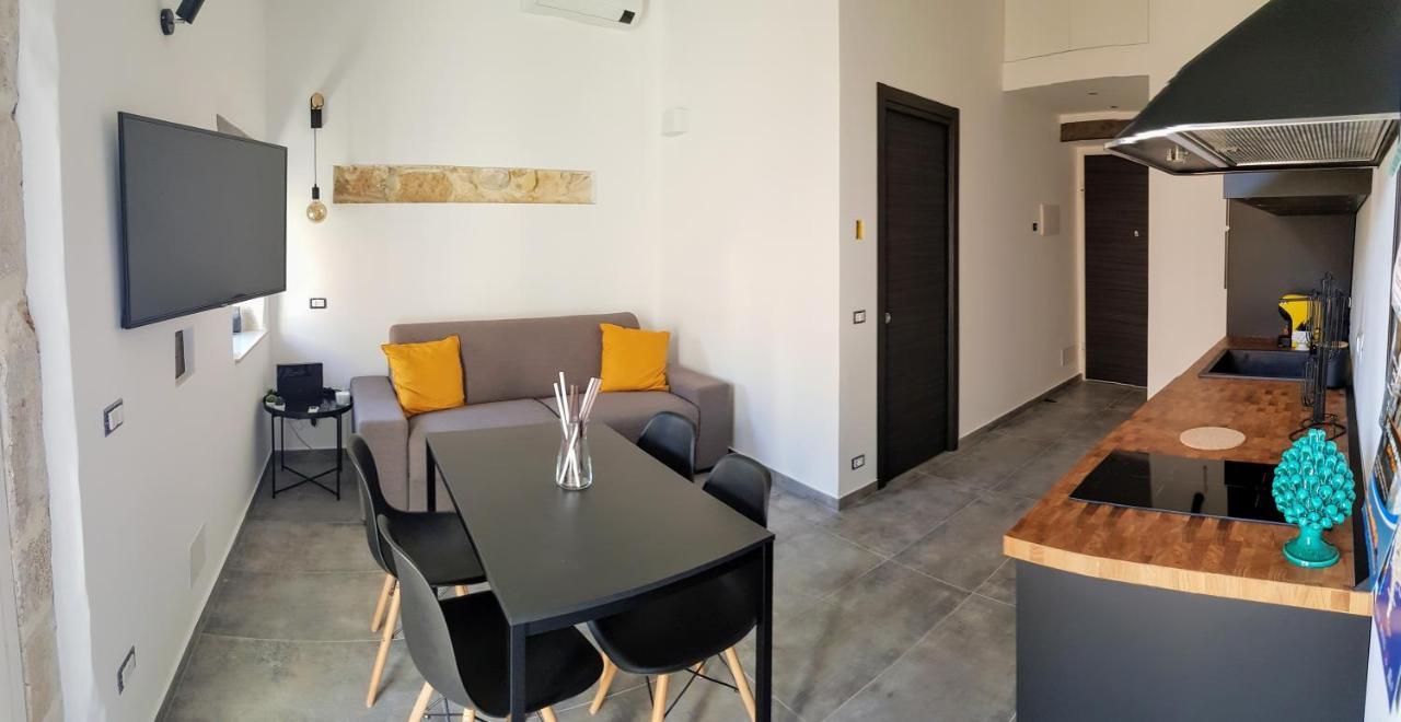 Cavour 45 - Ortigia Apartments Syracuse Bagian luar foto