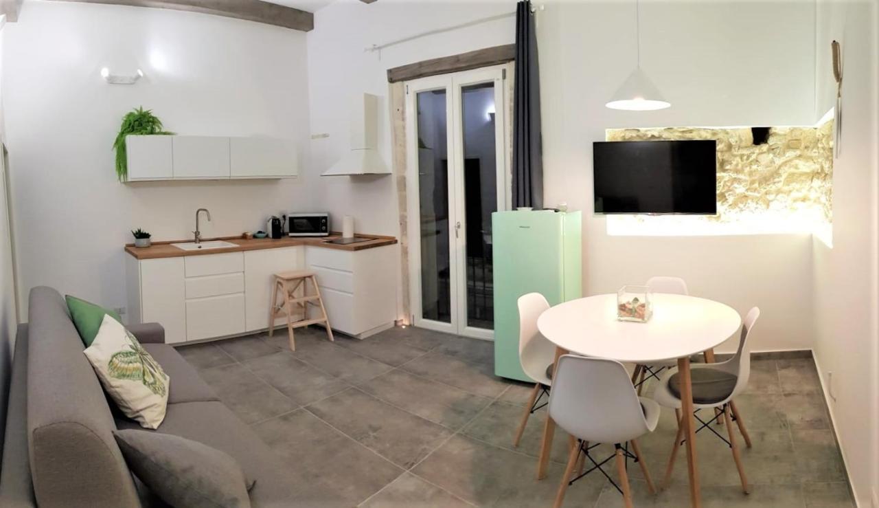 Cavour 45 - Ortigia Apartments Syracuse Bagian luar foto