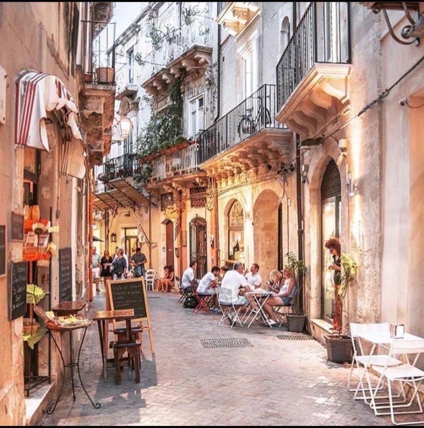 Cavour 45 - Ortigia Apartments Syracuse Bagian luar foto